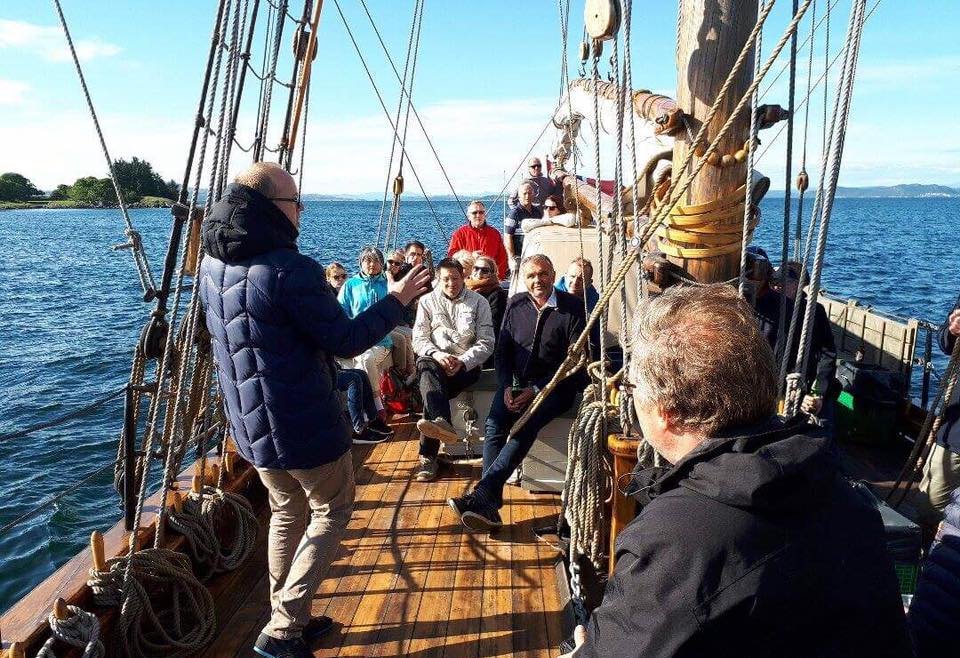 Underhaldning - VignesgravÅspreng